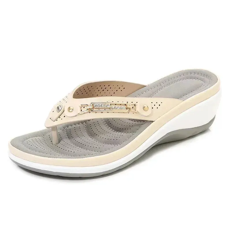 2024 Women's Slippers Summer New Fashion Metal Button Slides Shoes Wedge Beach Sandals Women Outside Platform Leisure Flip Flops