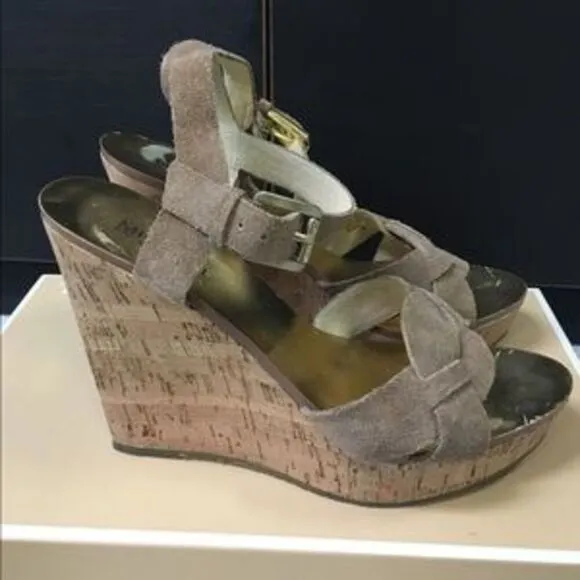 ⭐️40% Off⭐️ 🌠⭐HOST PICK⭐🌠 Michael Kors Amber Wedge Sandals