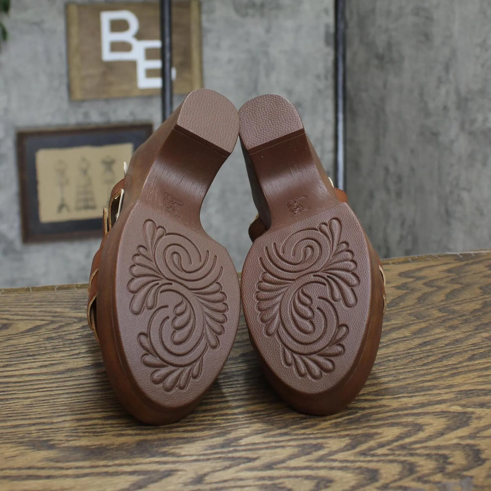 B.o.c. Womens Gigi Comfort Sandal BC0012106 Brown 9M
