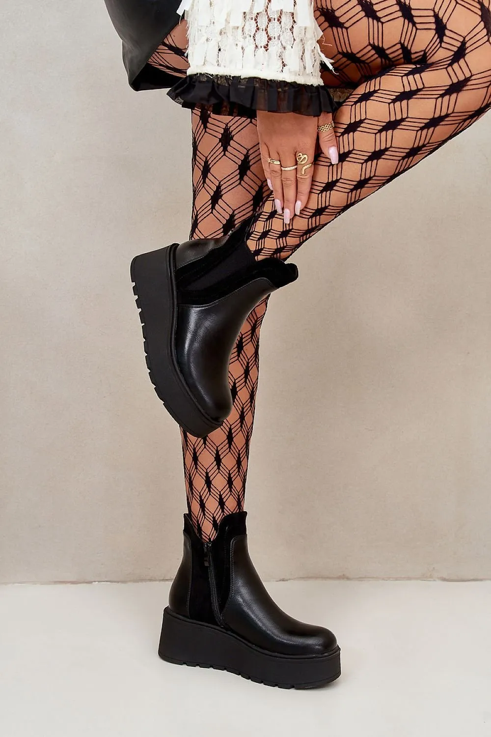Buskin boots