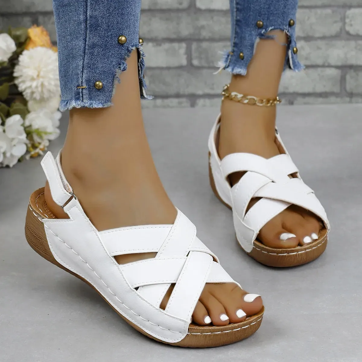 Casual leather comfortable sandals