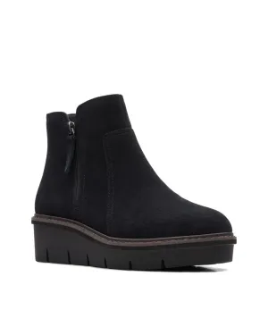 Clarks Women's Airabell Zip Ankle Boot 26163310 Black Suede 7M