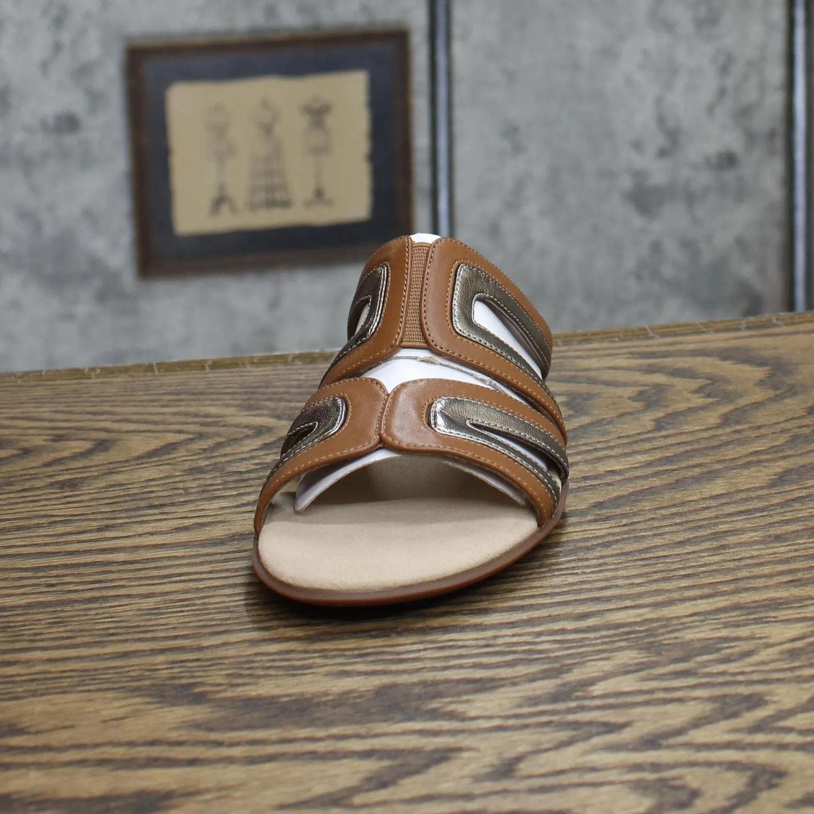 Clarks Women's Lilah Flat Sandal Amputee Replacement Left Shoe Only Tan Brown 7M