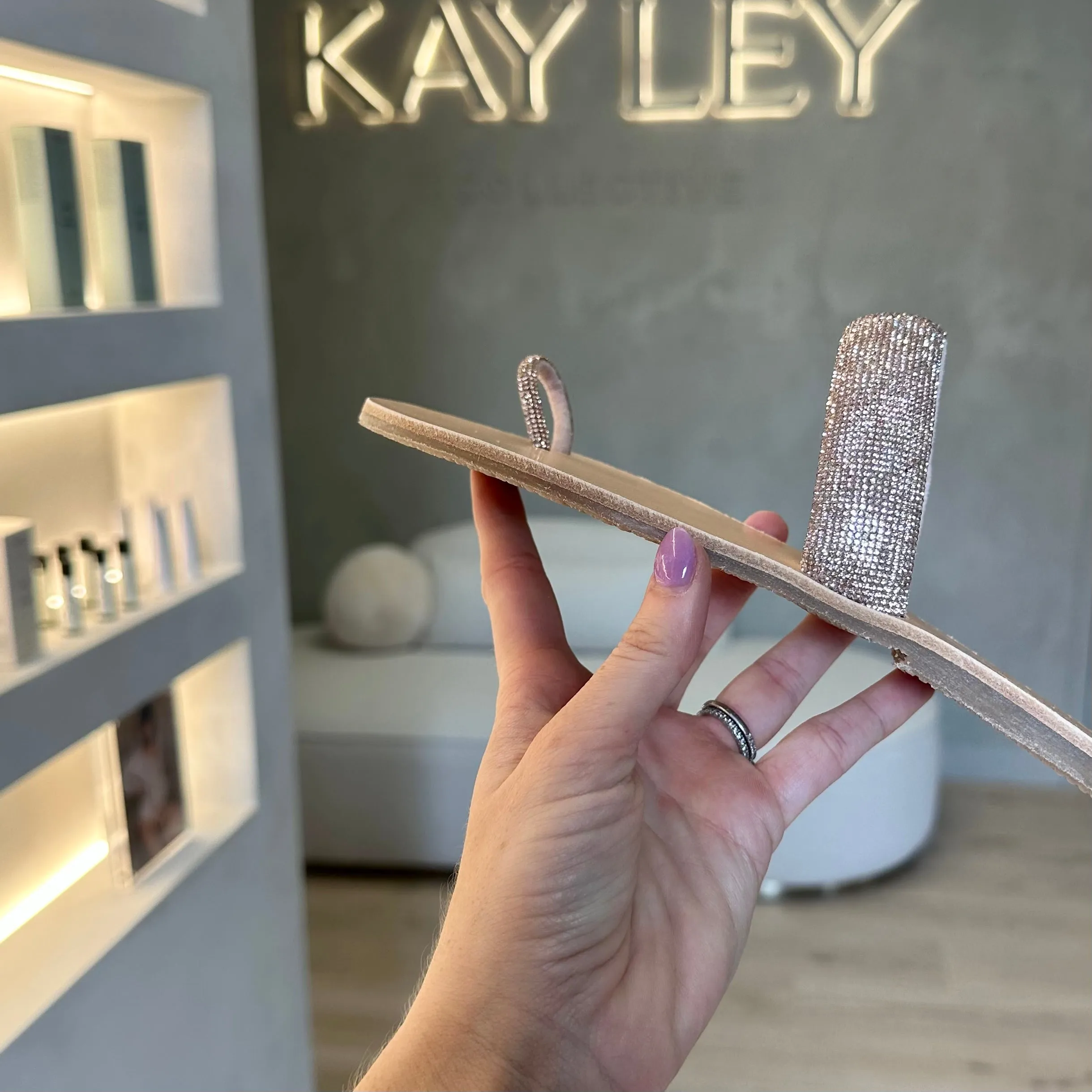 De Luna Crystal Slide