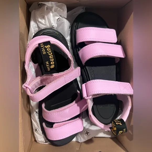 Dr Martens Air Wair Kids Klaire J Leather Sandals Size 2 Pink JY004 NIB