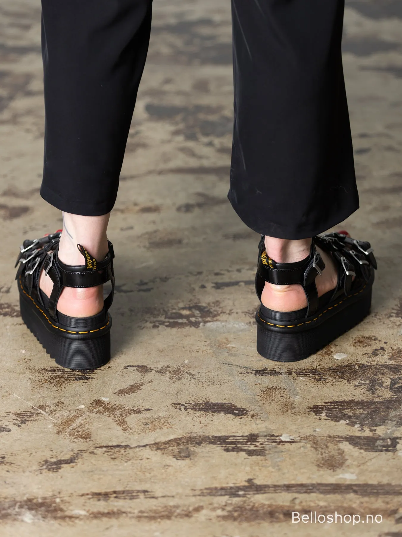 Dr. Martens Blair quad chain black