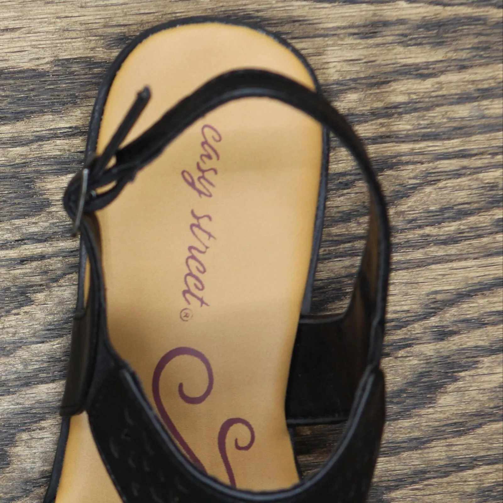 Easy Street Women's Bolt Flat Sandal BOLT Black 6M