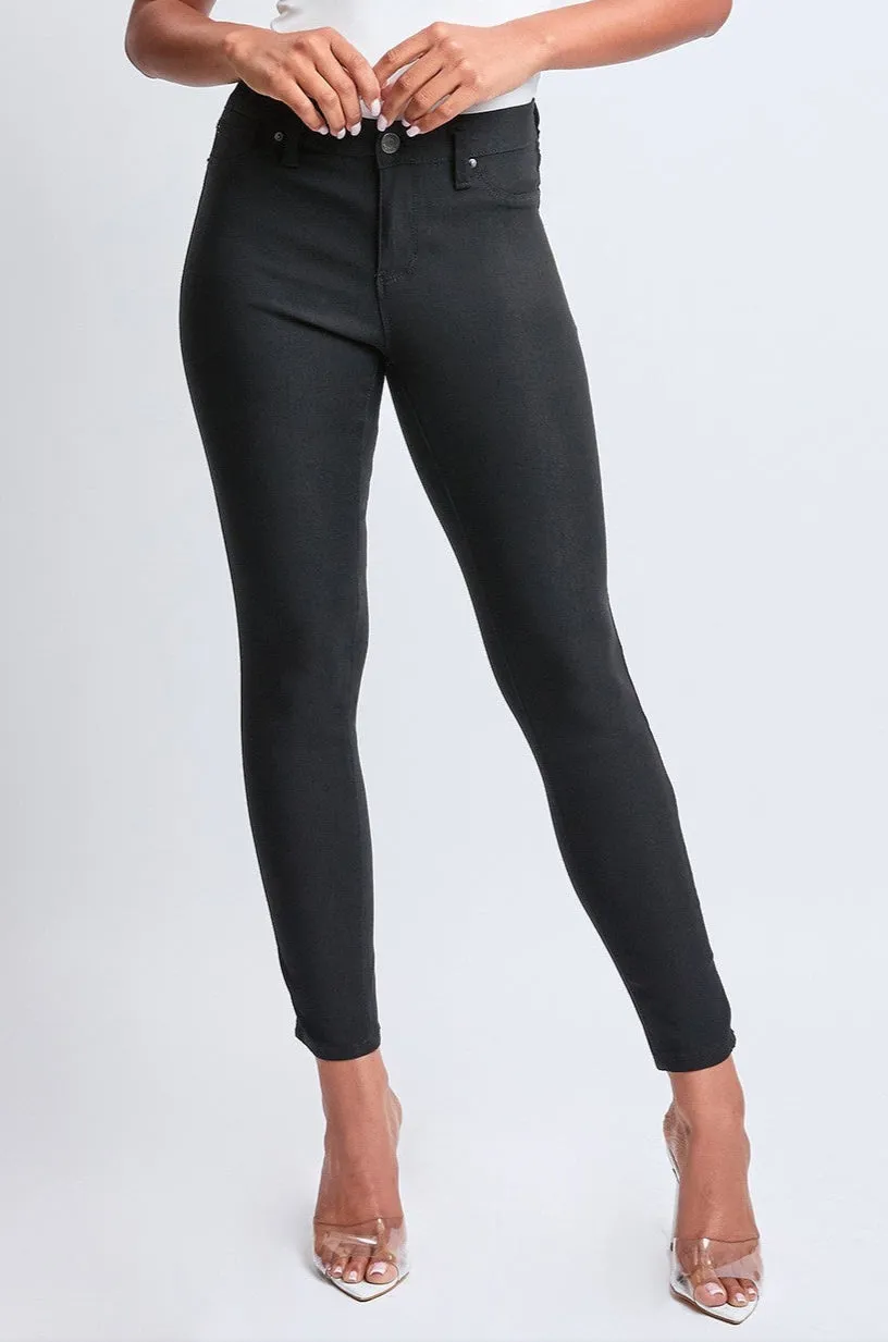 Hyperstrech Mid-Rise Skinny Jean in Black