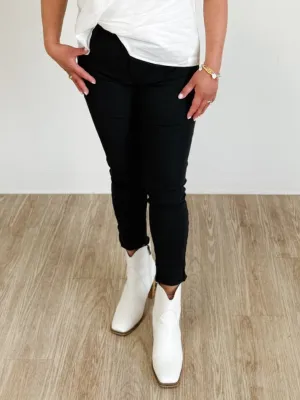 Hyperstrech Mid-Rise Skinny Jean in Black