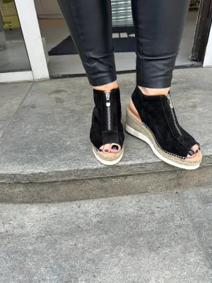 Kanna Sort semsket sandal med åpen hel og tå og glidelås