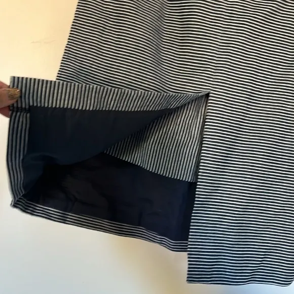 Kate Spade Saturday striped skirt blue &amp; white sz 4