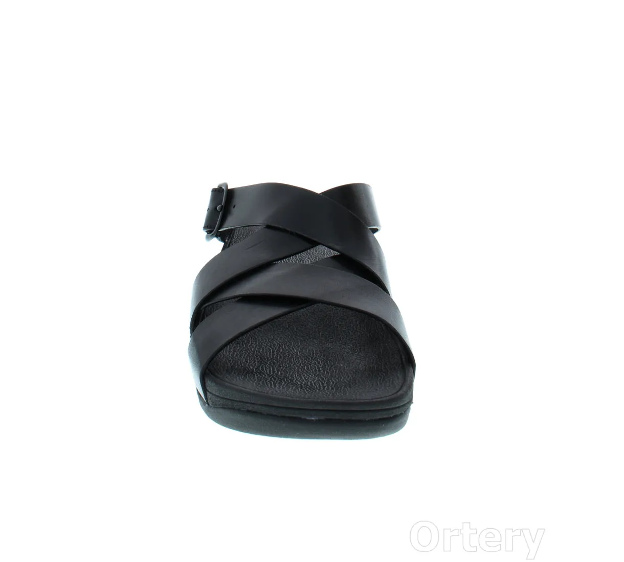 LA SANDAL WITH CRISS CROSS STRAPS /BUCKLE