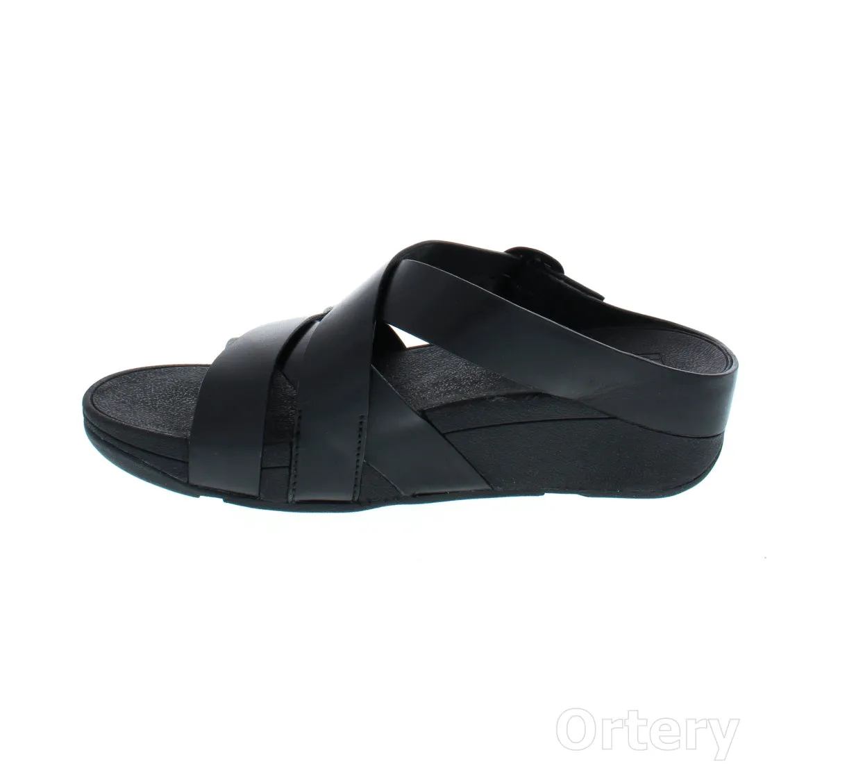 LA SANDAL WITH CRISS CROSS STRAPS /BUCKLE