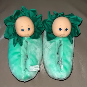 New vintage 1984 CABBAGE PATCH KIDS BALD HEAD BOY DOLL SLIPPERS size 11-12 green