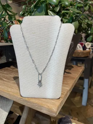 Paperclip Chain Star Necklace in Silver