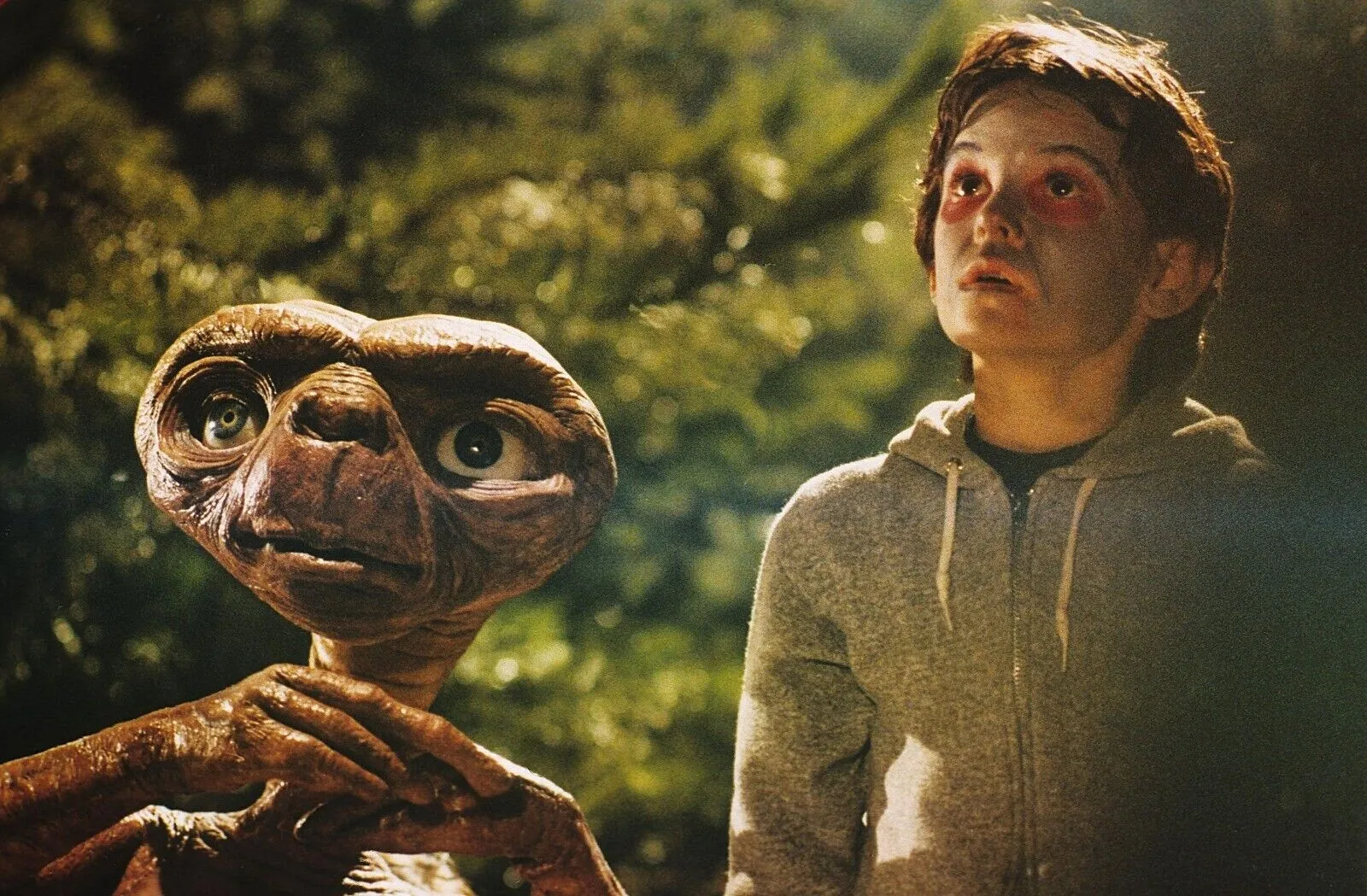 "E.T. The Extra-Terrestrial" Movie Script Signed By 4/ 1982 Classic Sci-Fi Movie