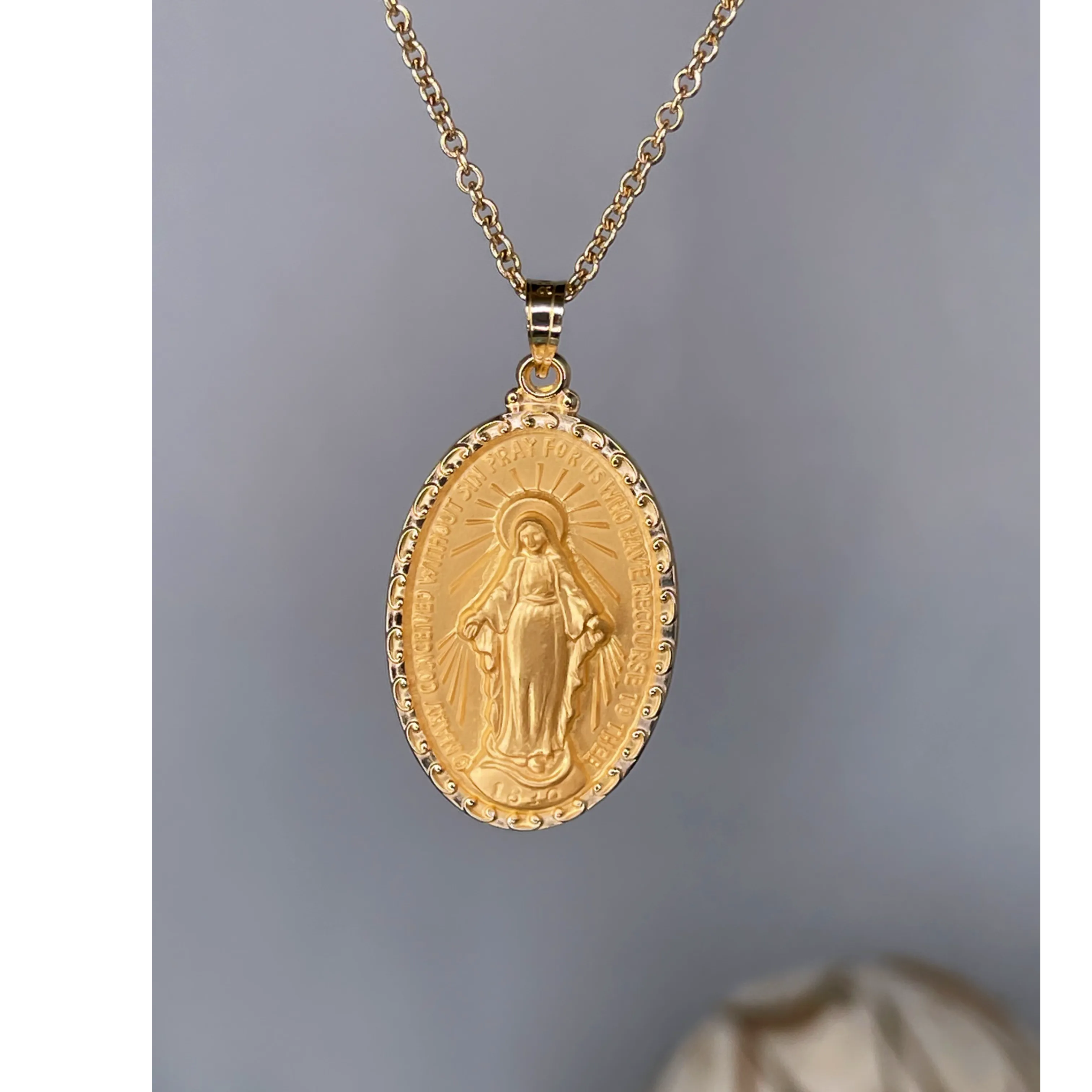 SOLID 14K GOLD MIRACULOUS VIRGIN MARY RAISED TWO-SIDED MEDAL | OVAL