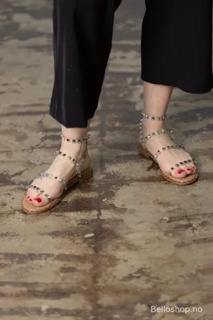Steve Madden Travel transparent sandal med nagler og ankelrem
