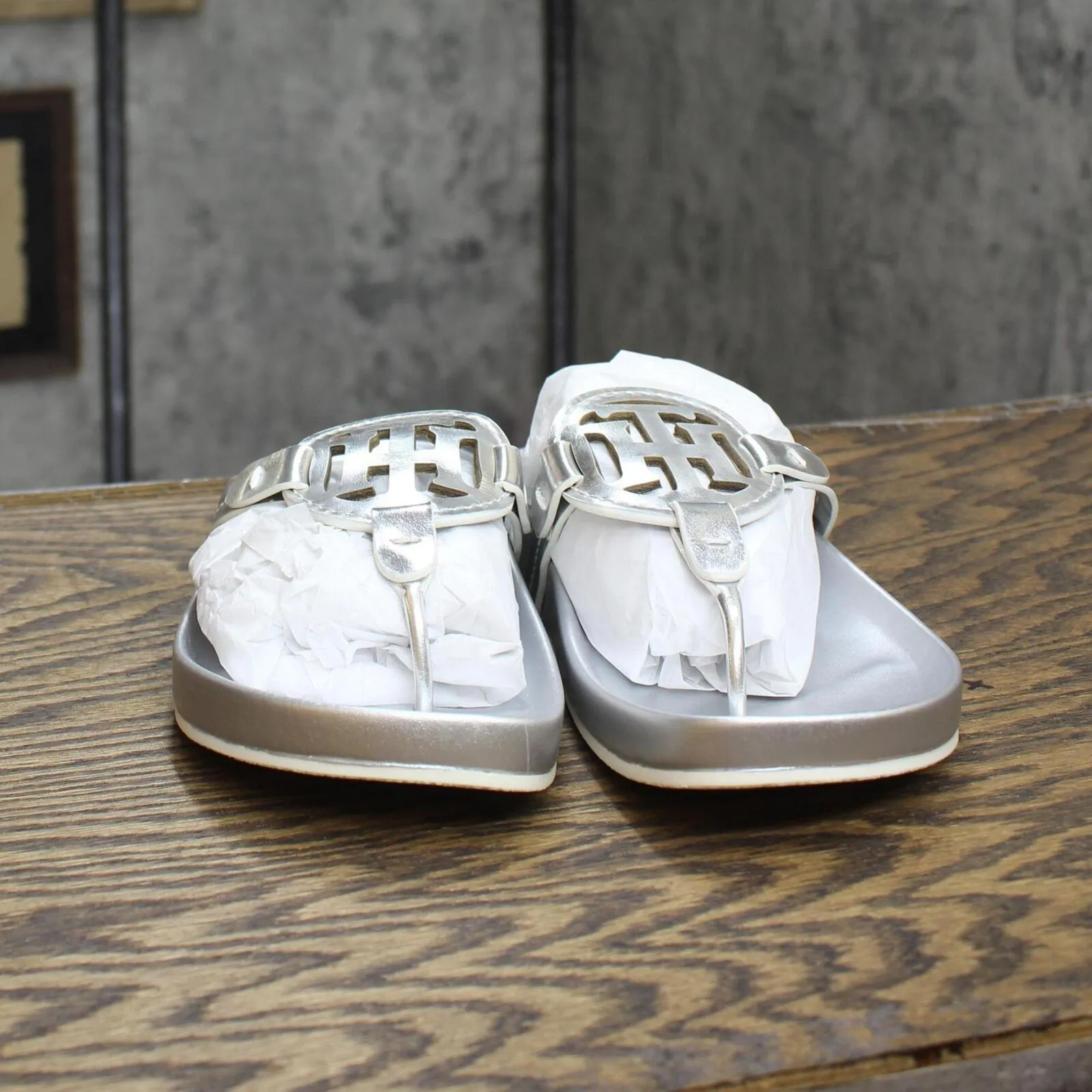 Tommy Hilfiger Relina Silver Tone Womens Sandal TWRELINA Silver 6.5M