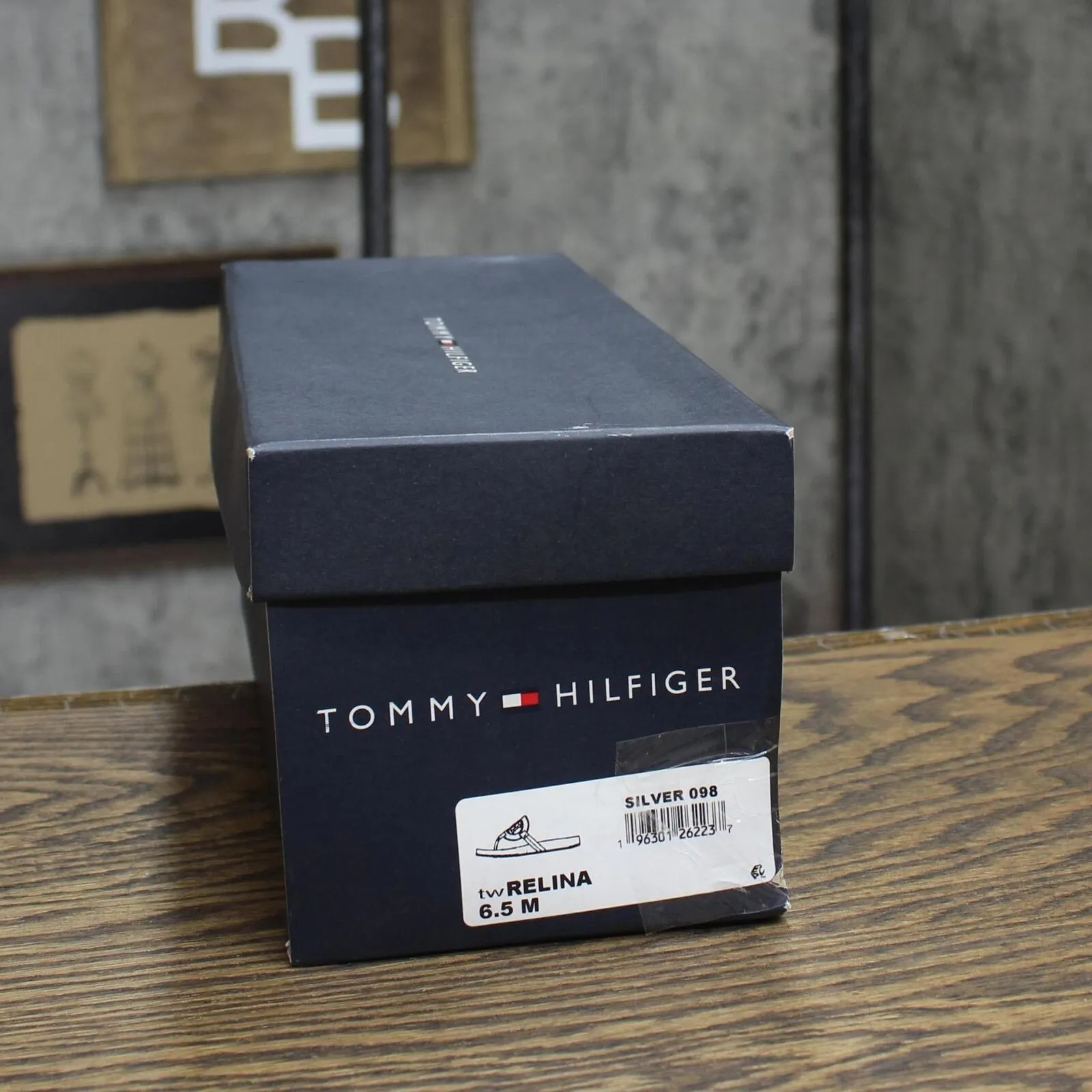 Tommy Hilfiger Relina Silver Tone Womens Sandal TWRELINA Silver 6.5M