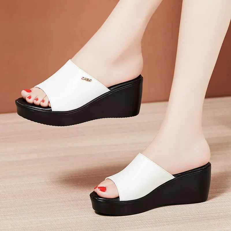 Top Cowhide Slope Heel Slippers Women's Outerwear Fashionable Sandals 2024 Summer Fish Mouth Leather Slipper Black White