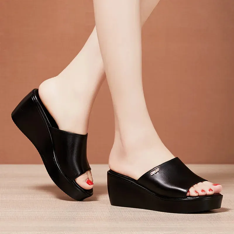 Top Cowhide Slope Heel Slippers Women's Outerwear Fashionable Sandals 2024 Summer Fish Mouth Leather Slipper Black White