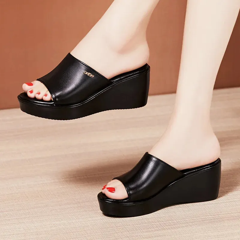 Top Cowhide Slope Heel Slippers Women's Outerwear Fashionable Sandals 2024 Summer Fish Mouth Leather Slipper Black White