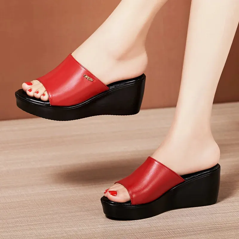 Top Cowhide Slope Heel Slippers Women's Outerwear Fashionable Sandals 2024 Summer Fish Mouth Leather Slipper Black White