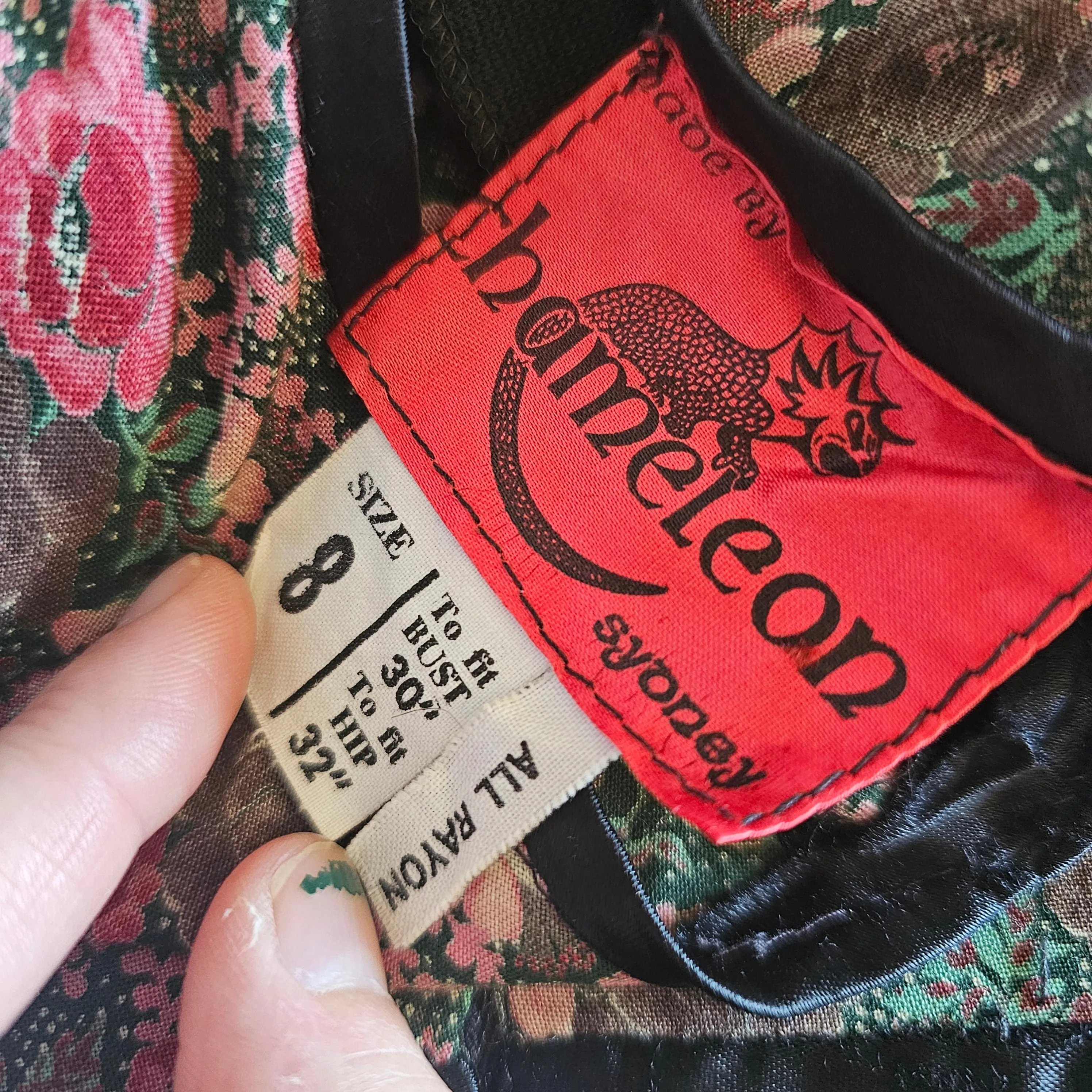 Vintage Chameleon Sydney Dress – Size 8 (Runs Small)