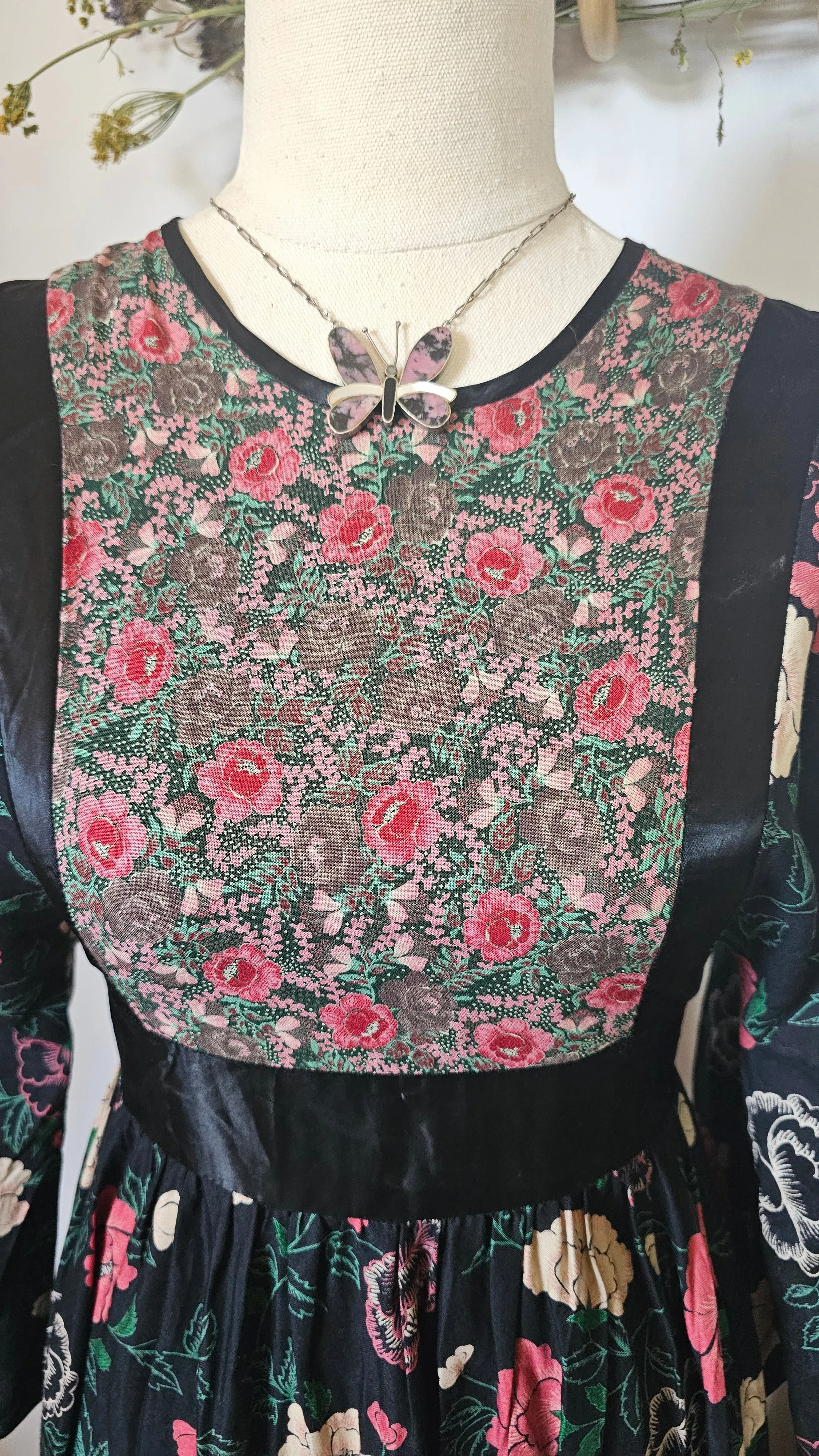 Vintage Chameleon Sydney Dress – Size 8 (Runs Small)