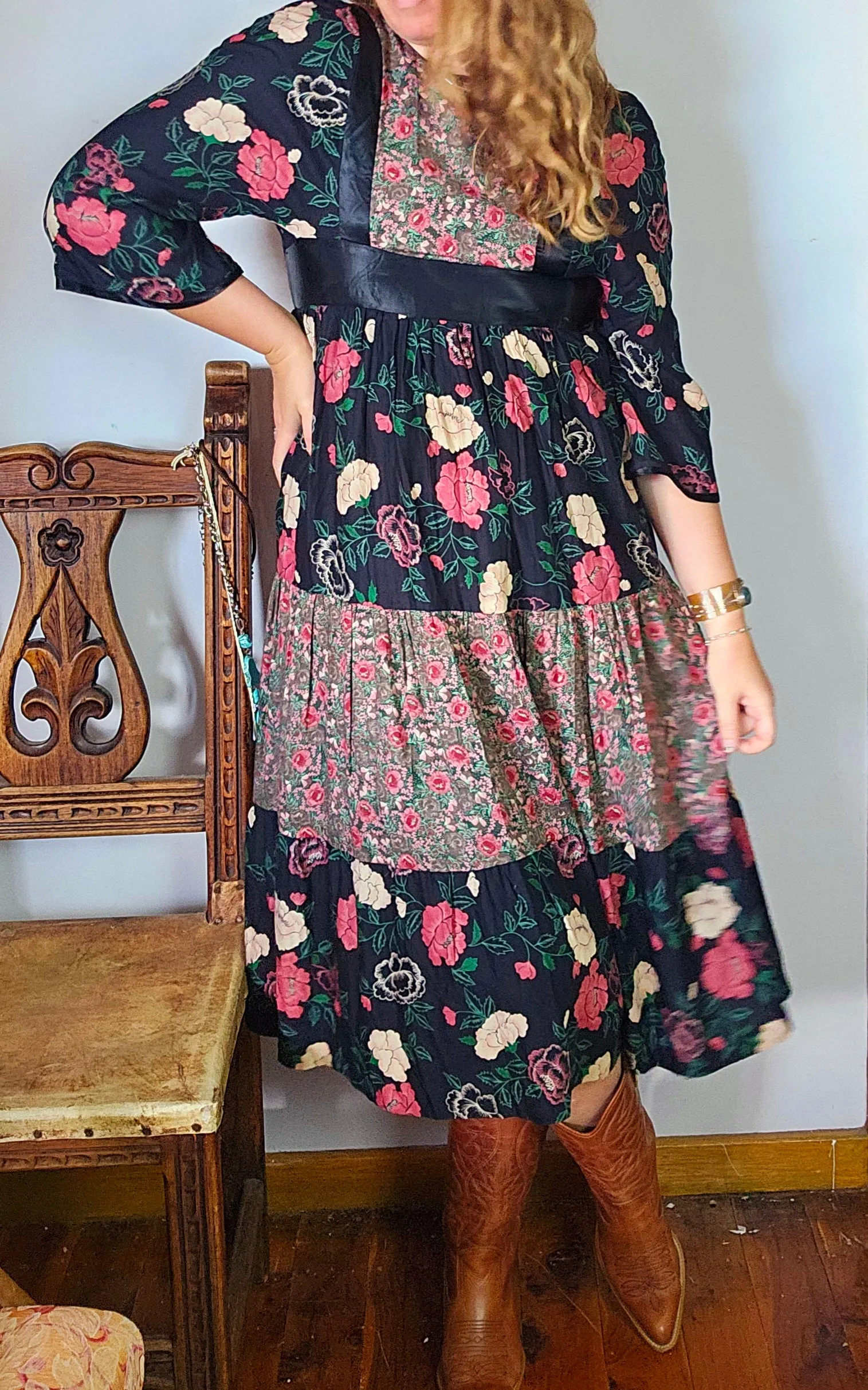 Vintage Chameleon Sydney Dress – Size 8 (Runs Small)
