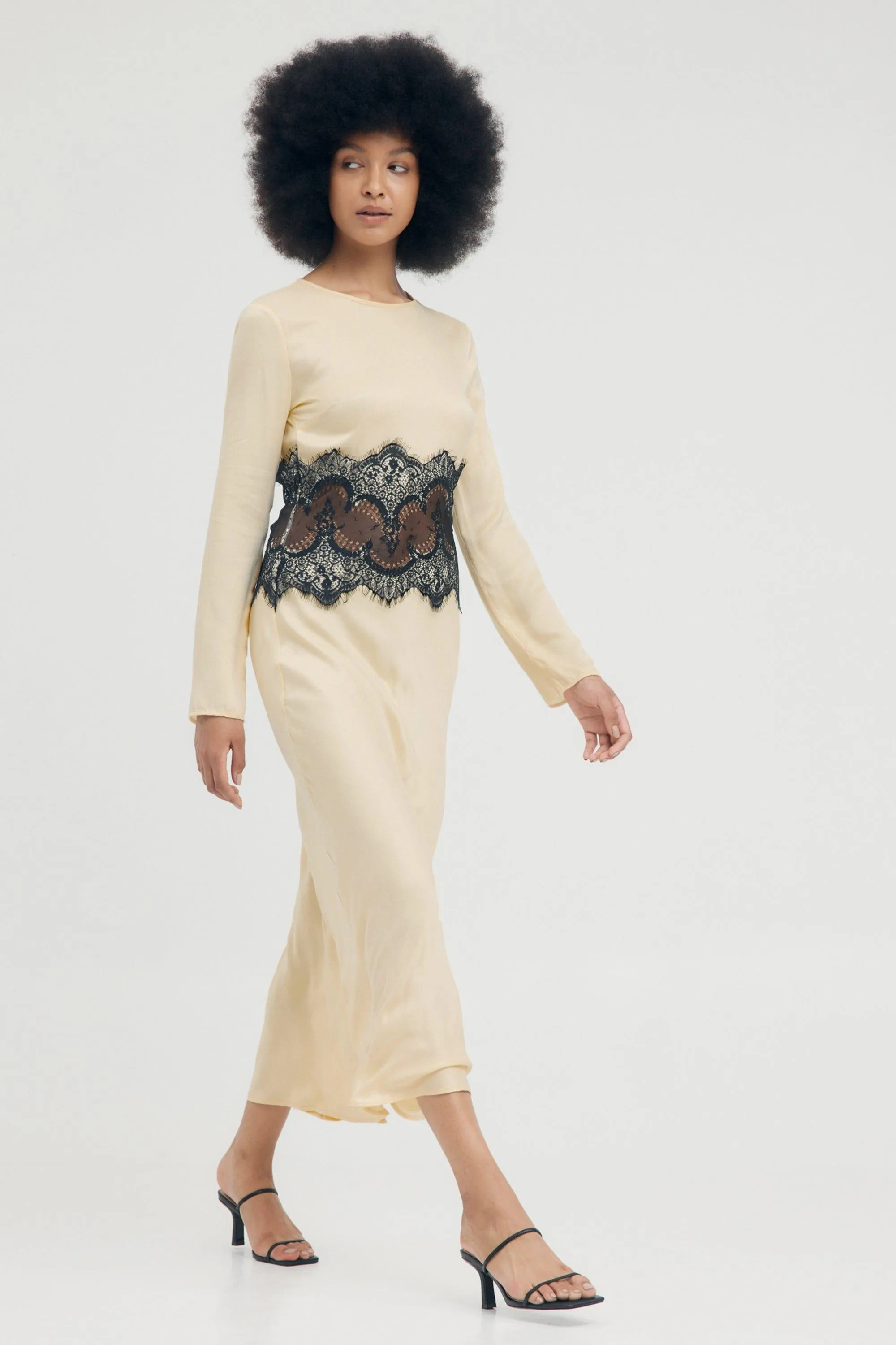 VISIONS LACE TRIM LS MAXI DRESS | MARSHMALLOW