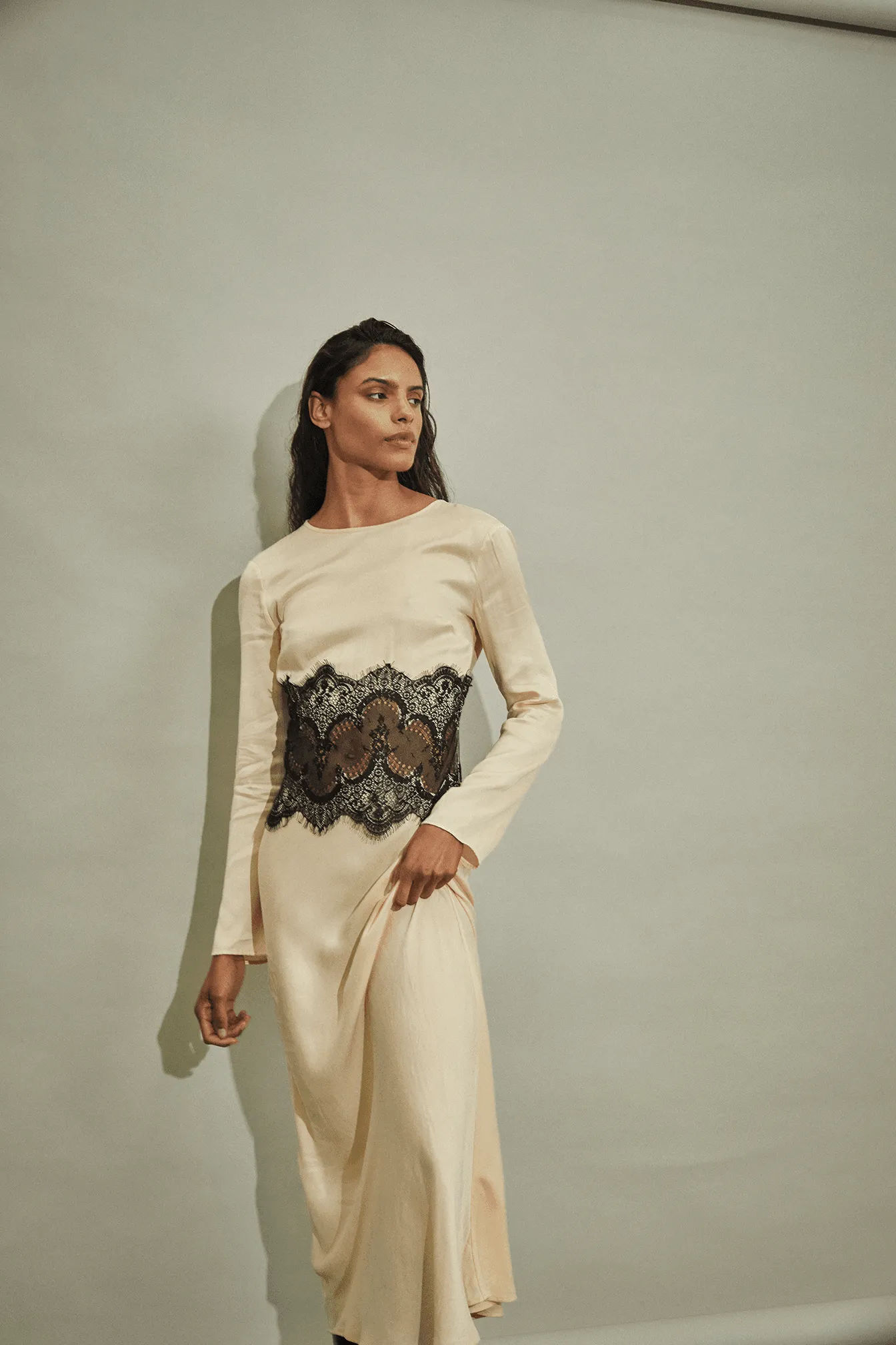 VISIONS LACE TRIM LS MAXI DRESS | MARSHMALLOW